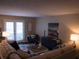 12 Wood Creek Dr, Pittsford, NY 14534