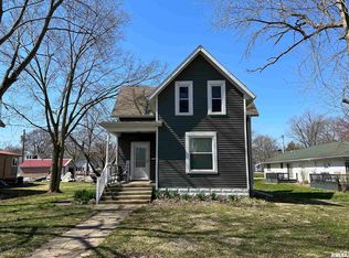 517 Market St, Henry, IL 61537