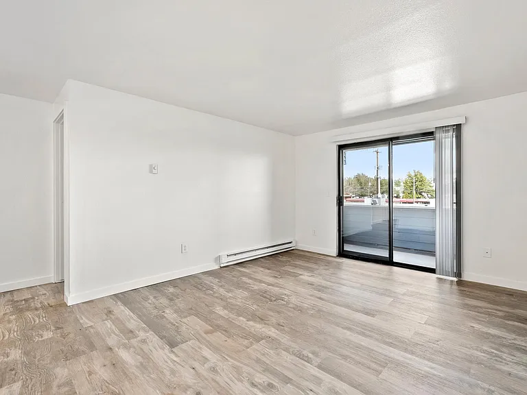 Michelle Apartments — Photo 8