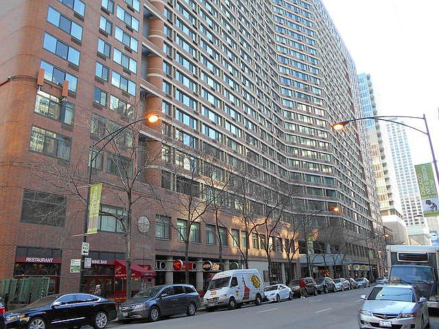 1st image of 211 E Ohio St APT 2421