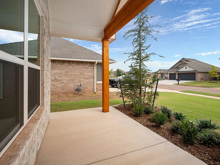 4909 Misty Wood Ln — Photo 6