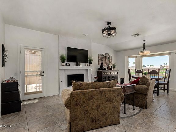 5th image of 14713 W RAVENSWOOD Drive