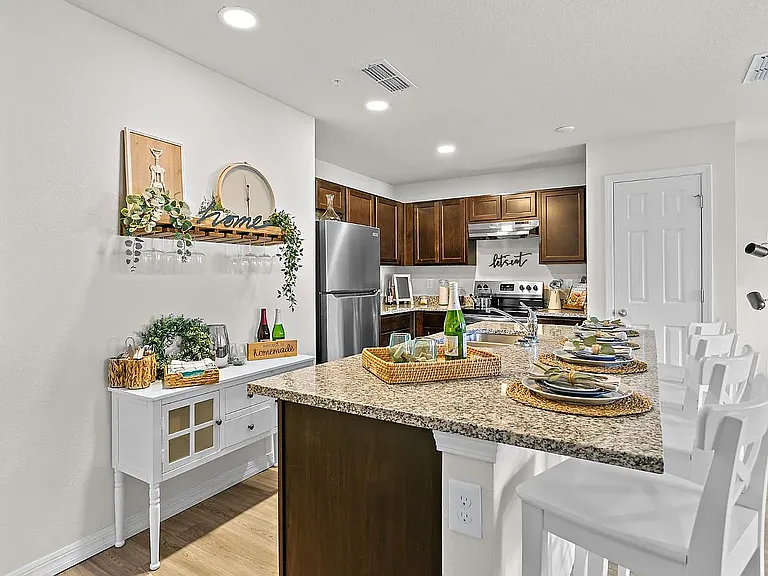 7644 Mailes Ct #201 — Photo 6