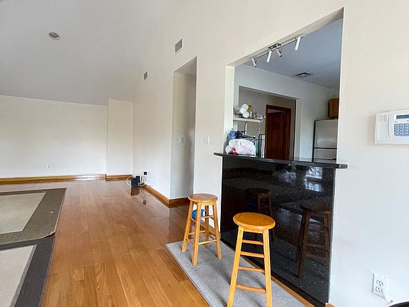 3rd image of 7634 166th St Floor 2