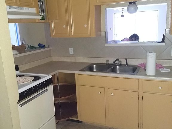 4th image of 9935 Valley Park Dr