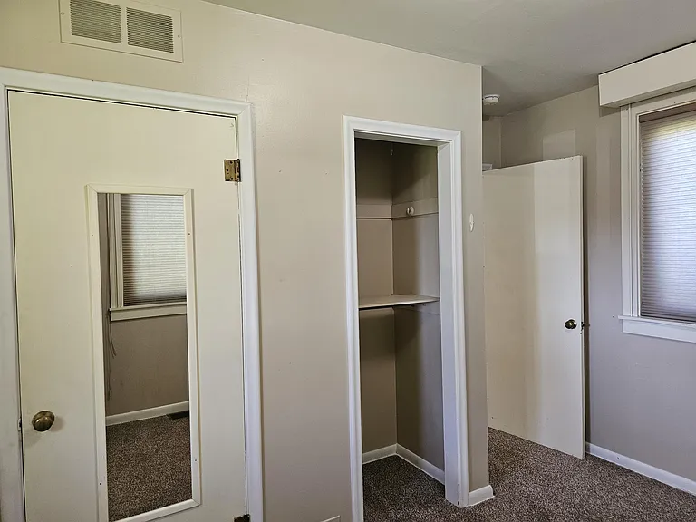 282 S Glenwood St — Photo 11