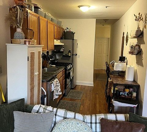 2nd image of 91 Grand St APT 3