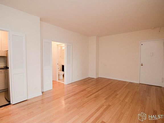 5th image of 4 Park Ave APT 6T