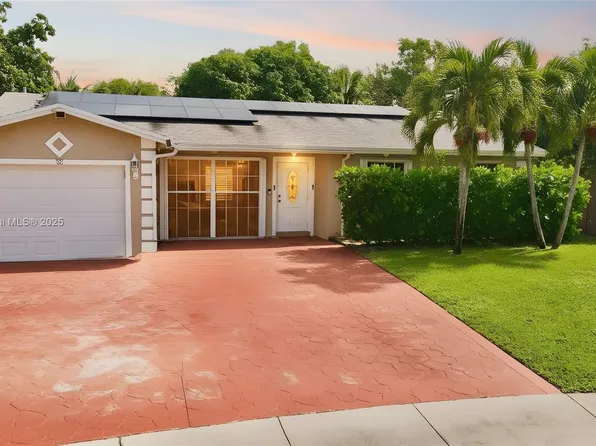 301 NW 83rd Way, Pembroke Pines, FL 33024