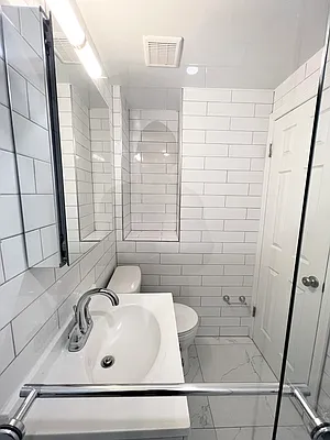 Rented by City Connections Realty | media 11