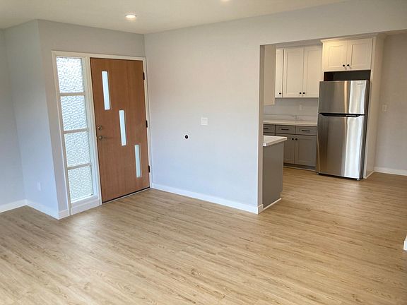 5th image of 948 Rose Ave #948