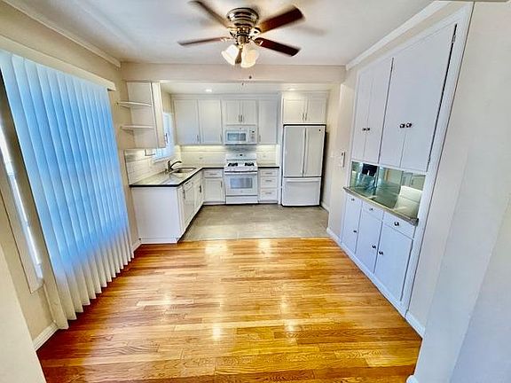 2nd image of 2227 N St APT 101