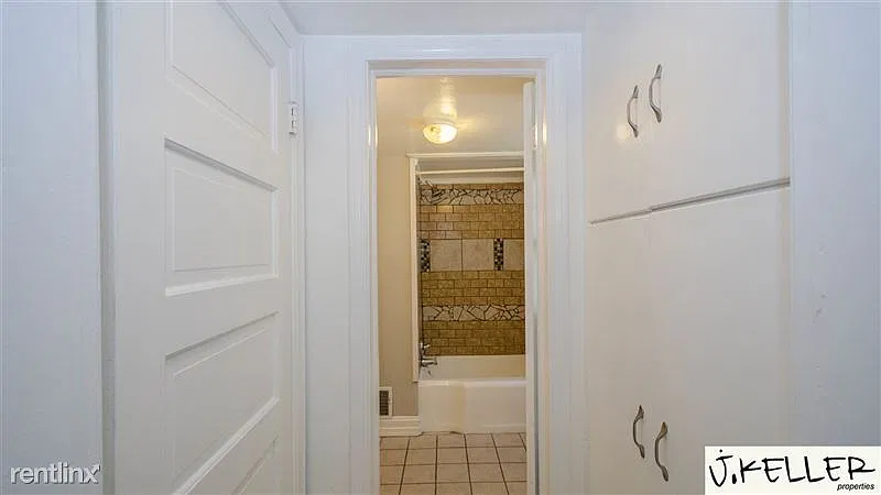 914 Sybil Street - 1 — Photo 2