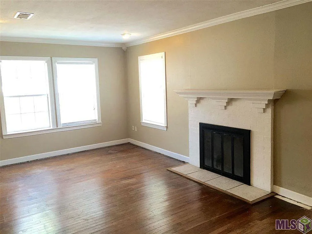 4 bed, 1750 sqft, $2,100 — Photo 2