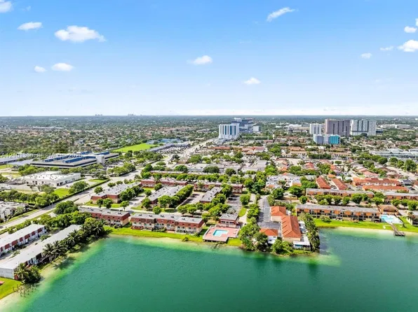 230 NW 107th Ave APT 210, Miami, FL 33172