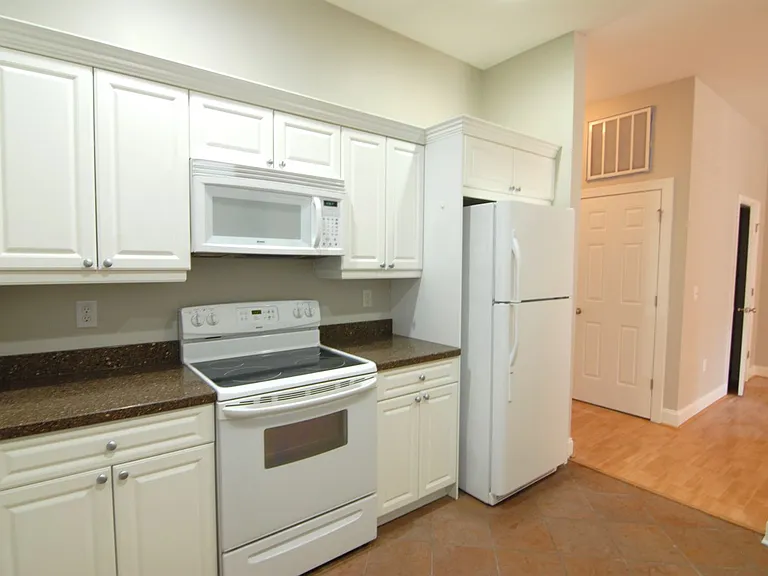 360 S Elm St #109 — Photo 7