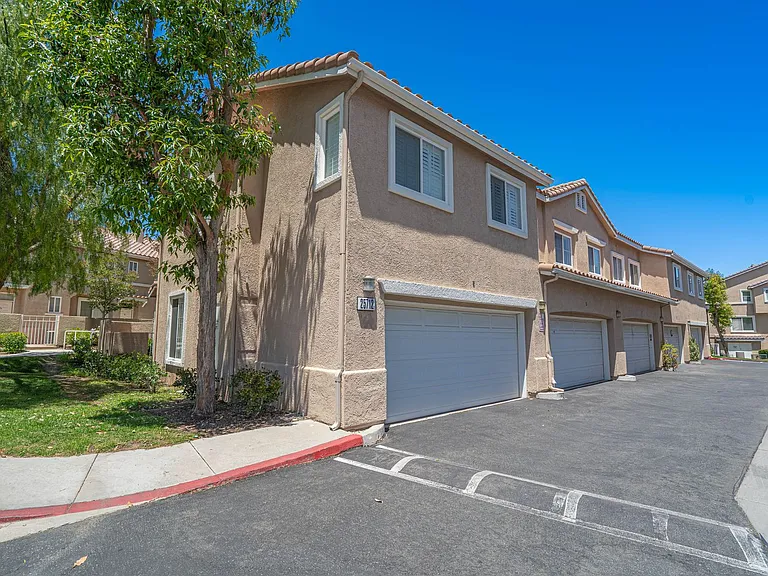 25712 Holiday Cir #D — Photo 19