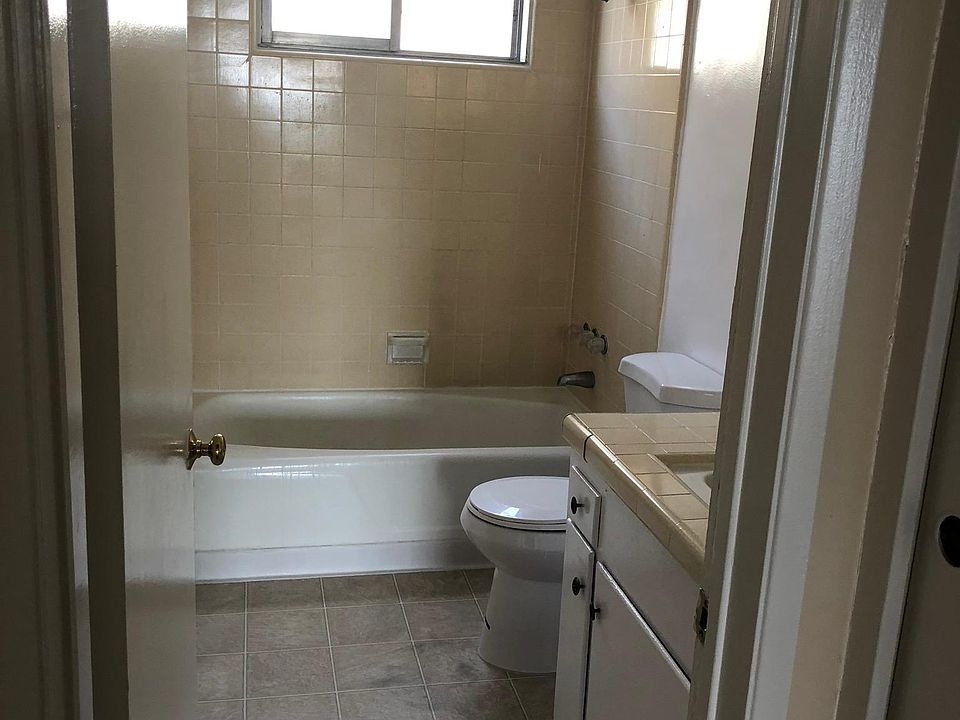 2nd image of 1740 College View Dr APT 6
