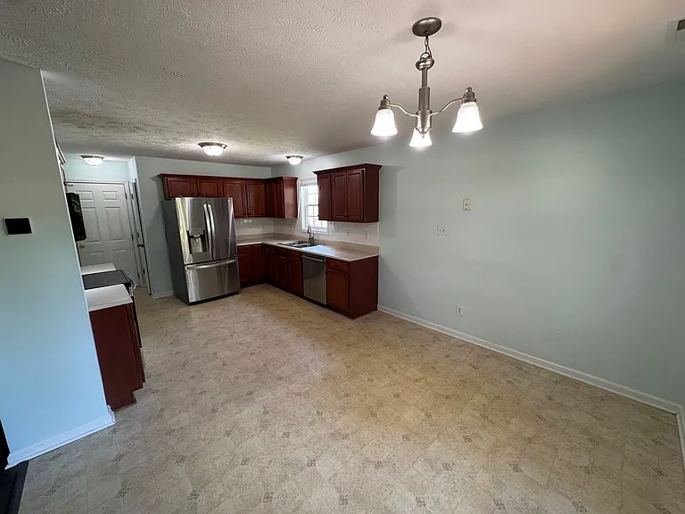 665 Americana Dr — Photo 5
