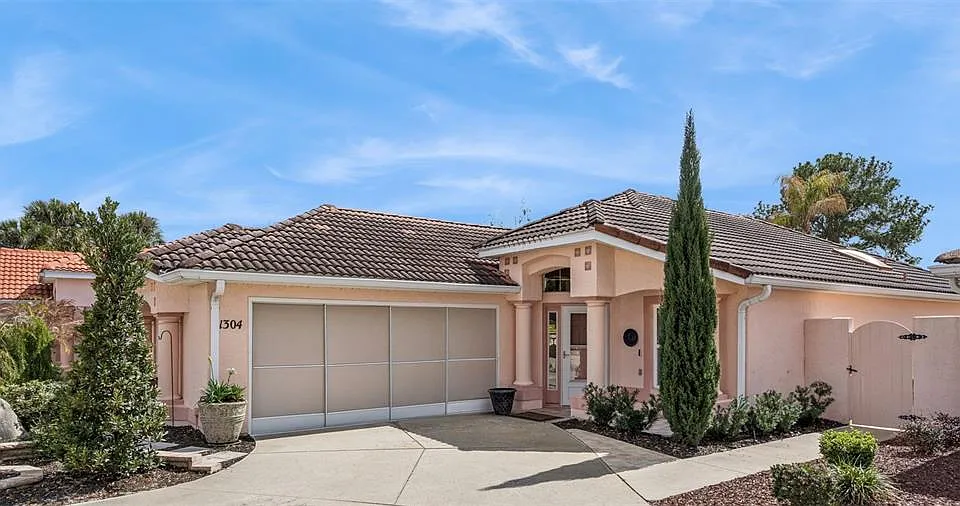 1304 Santa Rosa Ct