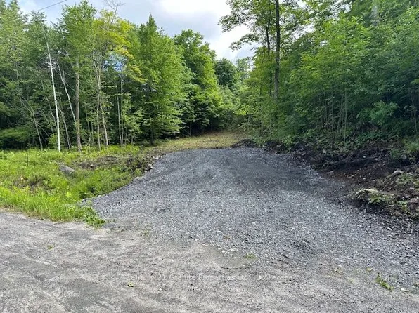 4 McNaughts Rd, Seguin, ON P2A 0B2