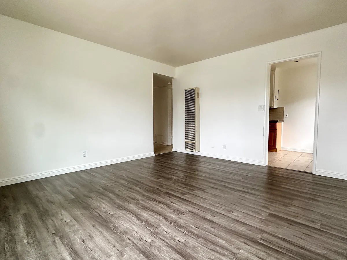 Building Photo - 1337 Simmons Ave #6