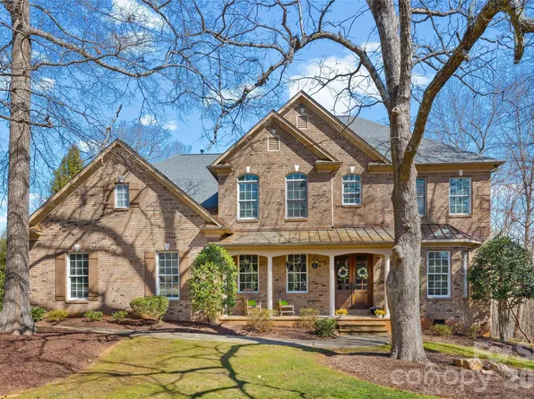 8238 Victoria Lake Dr, Waxhaw, NC 28173