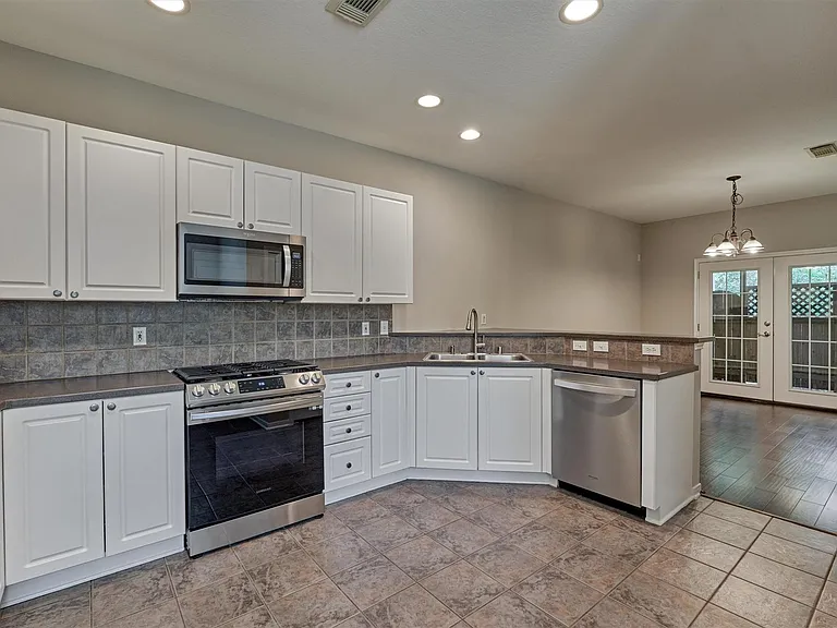 83 Woodlily Pl — Photo 12