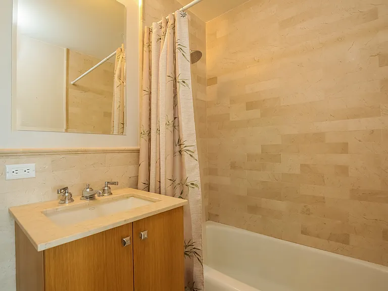 1 Renaissance Sq #21F — Photo 10