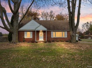 22943 Phelps St, Clinton Township, MI 48036