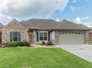 1003 Renella Simon Dr, Breaux Bridge, LA 70517