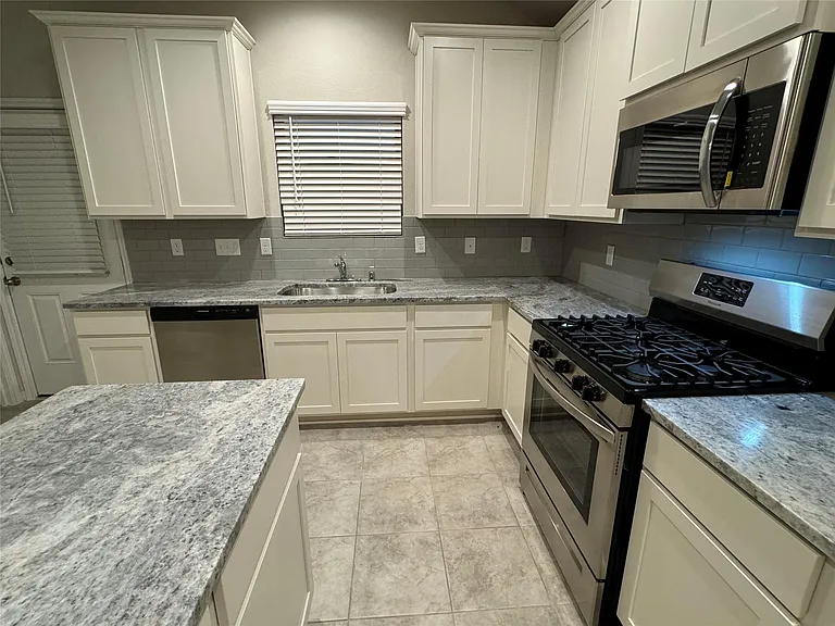 1436 Sundown Glen Ln — Photo 7