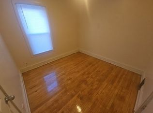 2749 N 34th St, Milwaukee, WI 53210