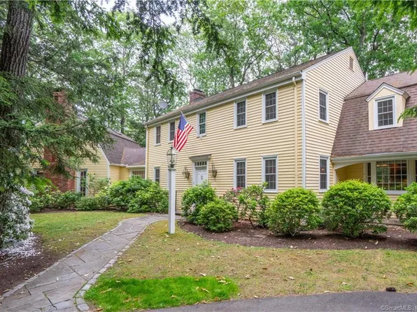 10 Metacomet Road, Farmington, CT 06032
