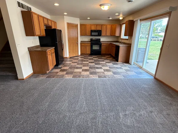 647 Agency Rd, Mankato, MN 56001