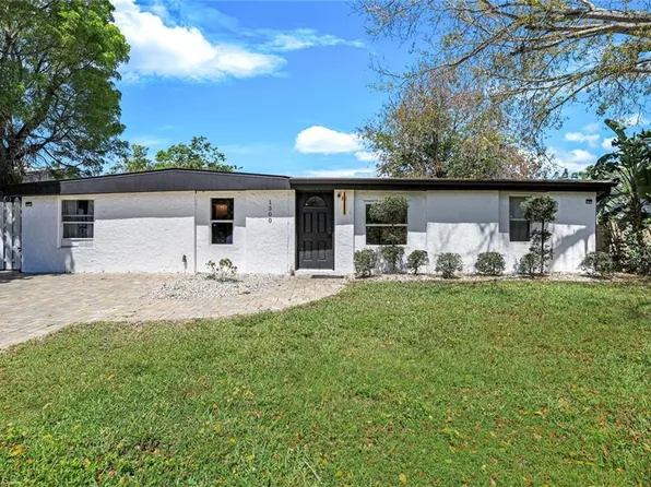 1300 Pine ST, NAPLES, FL 34104