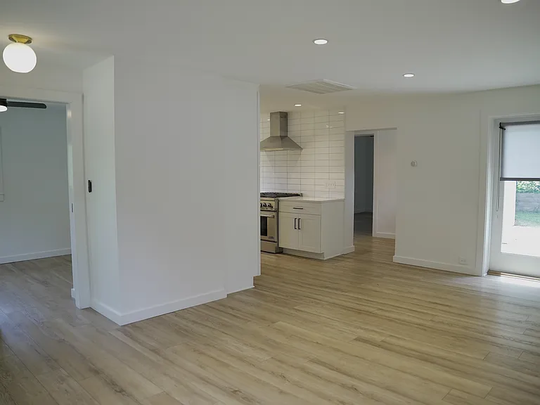 407 Green Springs Ave S — Photo 6