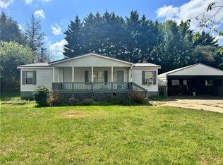 1106 Farrs Bridge Rd, Pickens, SC 29671