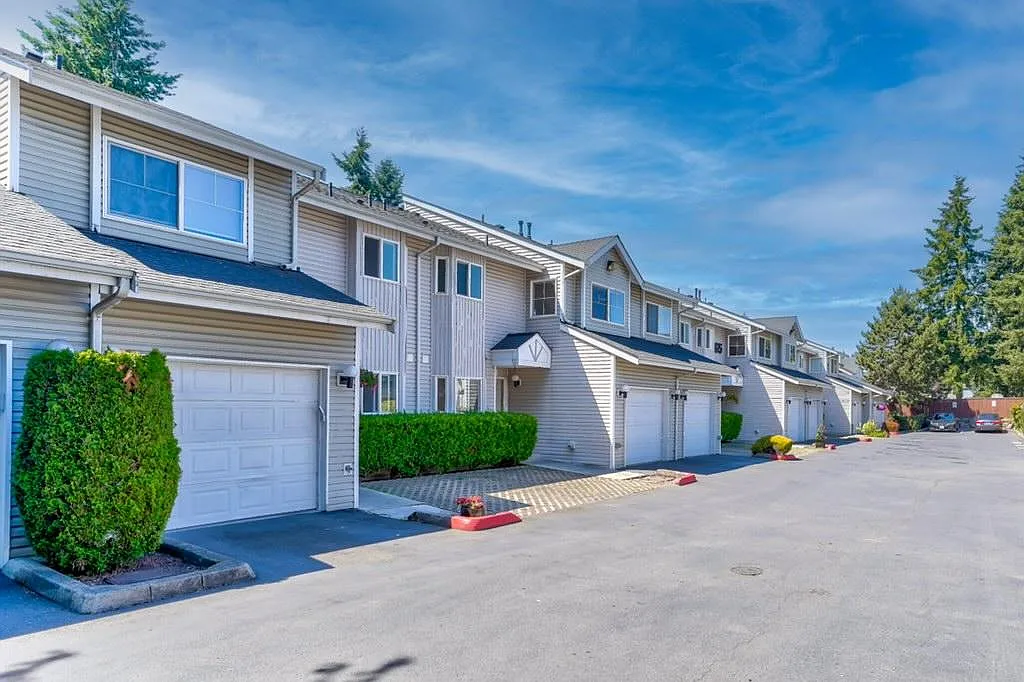 2 bed, 2.5 bath, 1403 sqft, $2,750 — Photo 3