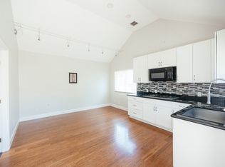 19551 Strathern St, Reseda, CA 91335