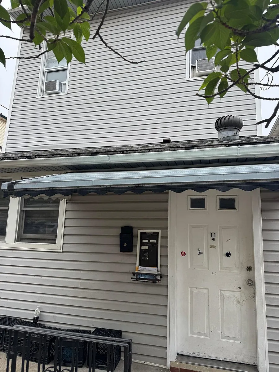 Building Photo - 11 Bryant Ave #2