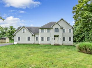 6 Wisteria Ln, Oxford, CT 06478