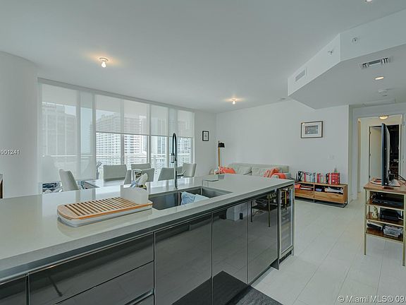 3rd image of 1080 Brickell Ave Unit 2608