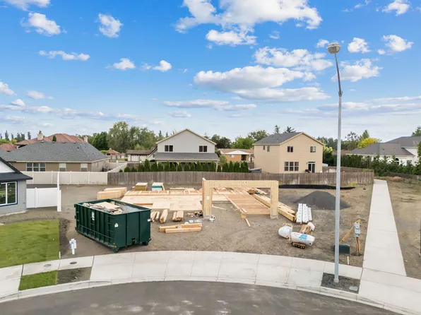 702 N Thrush Ct, Moses Lake, WA 98837