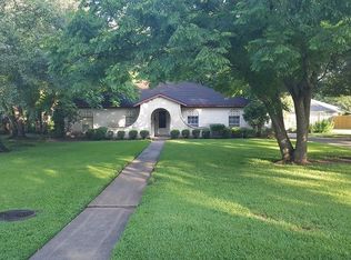 214 Lombardy Dr, Sugar Land, TX 77478