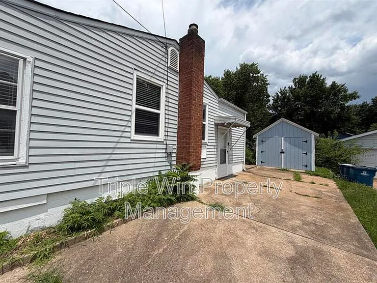 2308 Huntington Ave — Photo 7