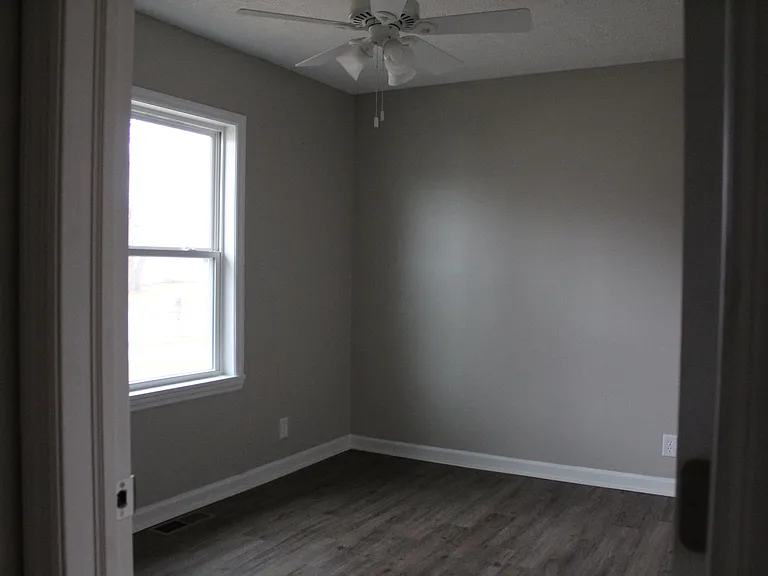 707 Elm Dr — Photo 4