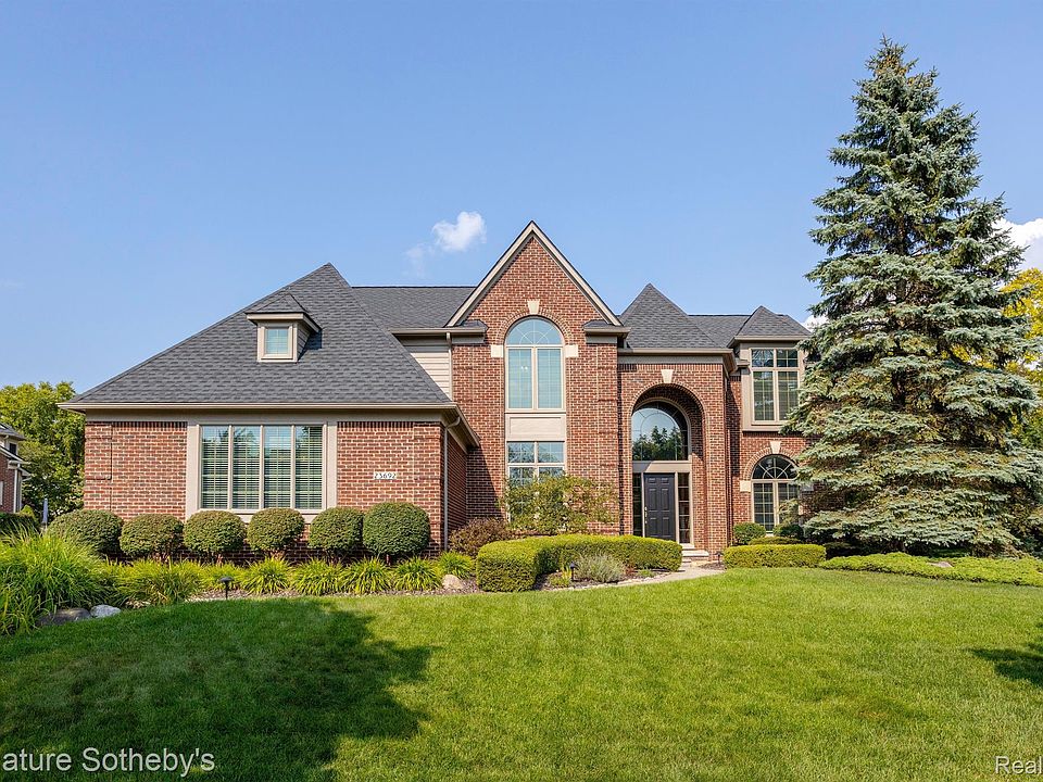 1st image of 23692 Broadmoor Park Ln