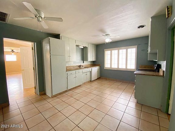 5th image of 244 N Fraser Dr