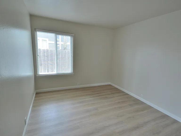 7275 Valley Trails Dr — Photo 12